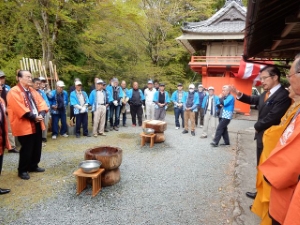 写真:ライオンズクラブ国際協会334-B地区からの桜贈呈式