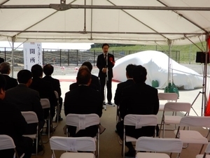 写真:いちごECOエナジー株式会社 いちご津ECO発電所開所式 挨拶