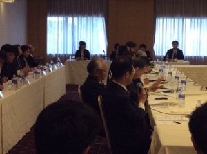 写真:全国市長会 政策推進委員会