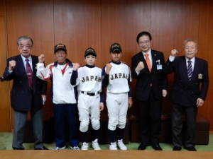 写真：国際親善小学生ソフトボール大会 出場選手