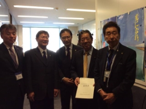 写真:金子万寿夫 衆議院議員