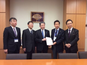 写真:冨樫博之 衆議院議員