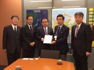 写真:坂本哲志 衆議院議員