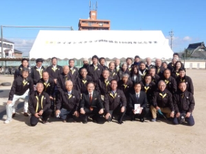 写真：ウォータークーラー及びテント贈呈式2