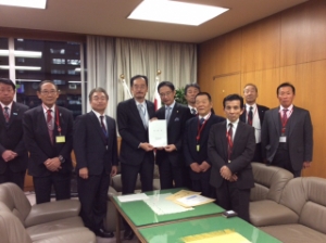 写真：水産庁　長谷成人長官、岡貞行漁港漁場整備部長