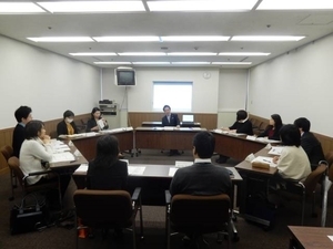 写真：第1回英語によるディスカッション研修