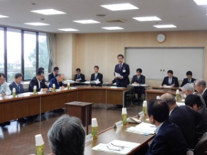 写真：津市環境審議会委員委嘱式1