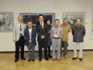 写真：芳墨会合同水墨画展