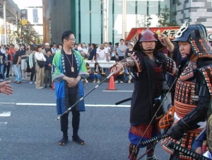 写真：大パレード 激励