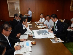 写真：東海農政局　田辺義貴局長との意見交換会