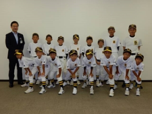 写真:全国小学生ティーボール選手権大会 出場選手