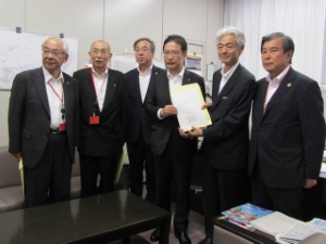 写真：国土交通省　道路局　東潔官房審議官