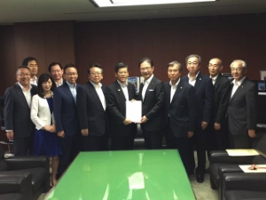 写真：国土交通省　石井啓一国土交通大臣