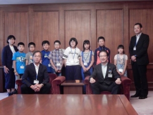 写真：上富良野西小学校児童 来訪2