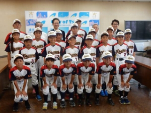 写真：全日本小学生男子ソフトボール大会出場選手