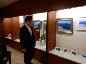 写真:刀根大士さん 初個展
