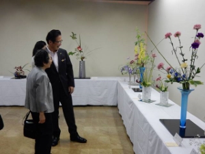 写真:津市民文化祭「諸流いけばな展」