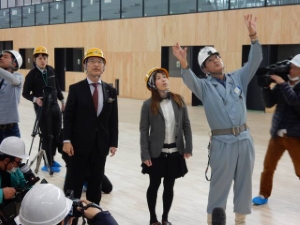 写真:サオリーナ建設現場の視察2