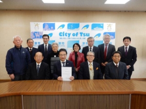 写真:津市吟剣詩舞道連盟役員