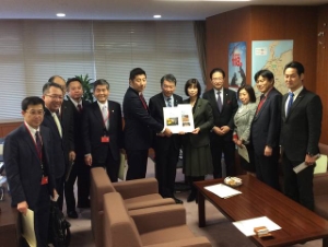 写真：大野泰正国土交通大臣政務官