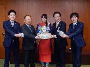 写真：美杉茶発売PR 1