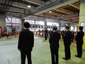 写真：年賀郵便元旦配達出発式2