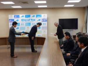 写真:椋本財産区管理委員辞令交付式1