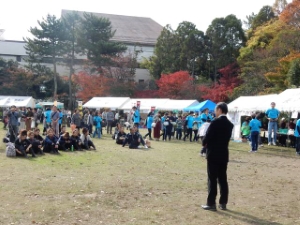 写真:ひろがれ友情・ひろがれ仲間