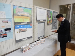 写真:JR名松線小学生作品展