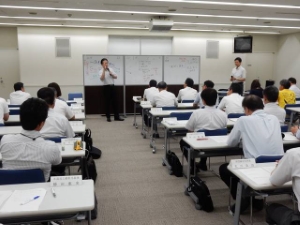 写真:部次長級職員組織経営セミナー