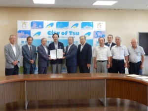 写真：河芸町島崎町線建設促進協議会・津北部地域海岸整備促進協議会