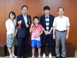 写真:東アジア卓球大会出場選手