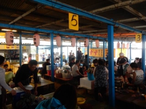 写真:みんなでたて干し大会