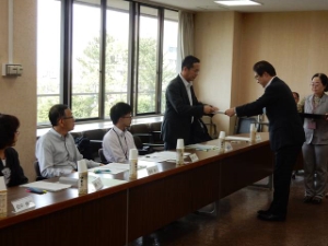 写真:津市地域自立支援協議会委員委嘱式1