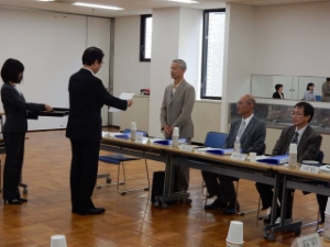 写真:津市健康づくり推進懇話会委員委嘱式1