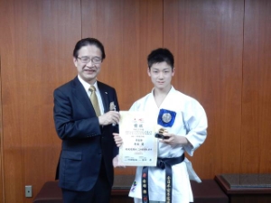 写真:全国中学生空手道選抜大会 準優勝報告