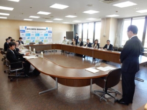 写真:津市企業誘致・産業振興懇話会委員委嘱式2