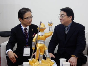 写真:謝謂君局長との会談