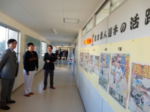 写真:高木勇人選手、ようこそ神戸小学校へ!2