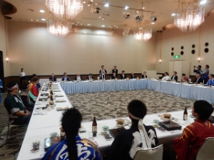 写真：津市長を囲んでの朝食会