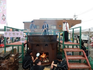 写真：津まつり各会場 激励3