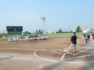 写真:第35回三重テレビ旗・中日新聞社杯争奪リトルリーグ野球大会 挨拶