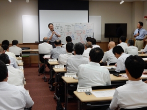 写真:平成27年度課長級職員組織経営セミナー