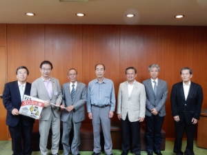 写真:津・伊勢たばこ販売組合 来訪