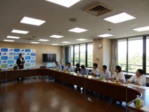 写真:「津市の農を考える会」との市長懇談会