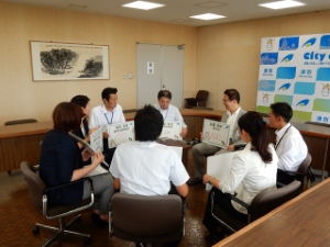 写真：市長と職務経験者採用職員との座談会