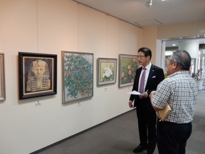 写真：第20回津いずみ会日本画展 鑑賞