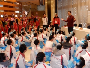 写真：台湾チームを激励1