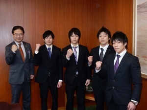 写真:全日本体操競技選手権大会出場選手 来訪