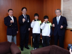 写真：第14回全国小学生ソフトテニス大会出場選手 来訪